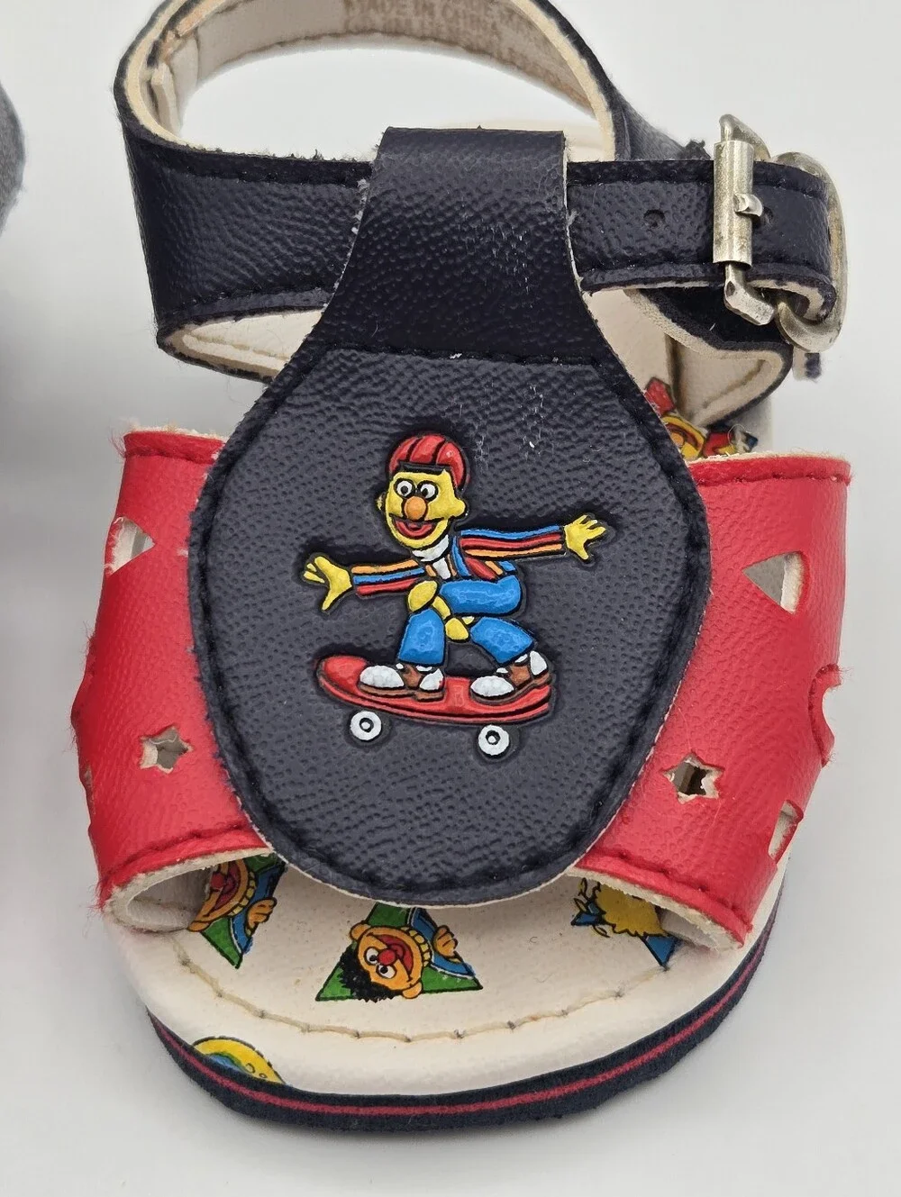 Vintage 90s Sesame Street Bert & Ernie Skateboard Infant Sandals Shoes Size 1